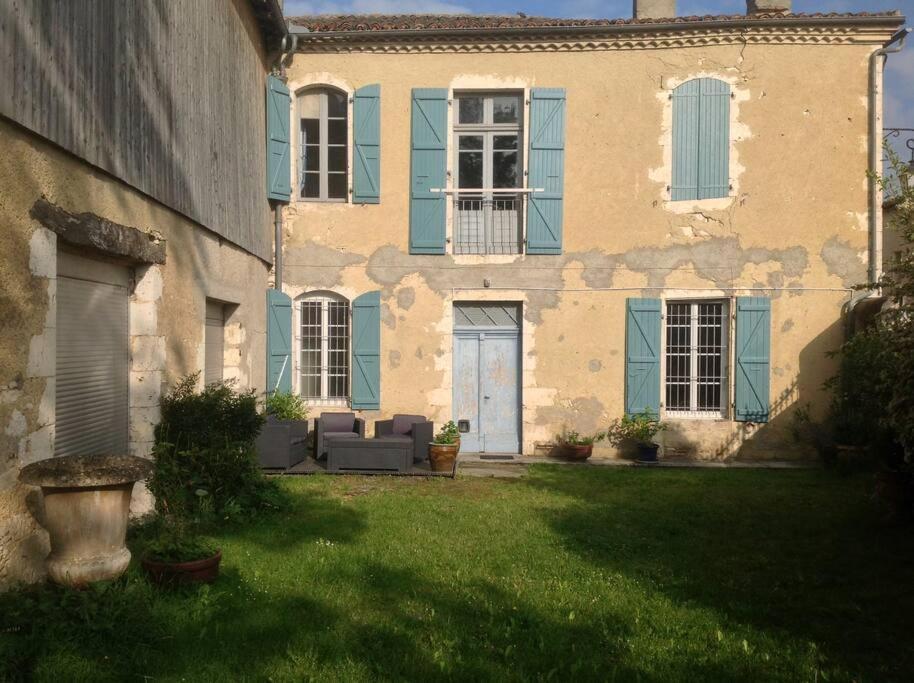 Ancien Presbytere Au Coeur Du Village Mauvezin  Exterior photo